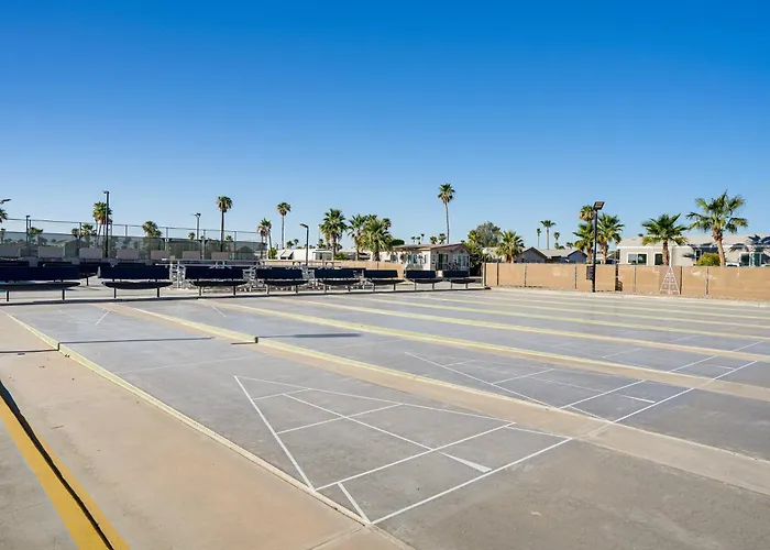 Holiday home Pool, Hot Tub & Tennis Courts: Near Dtwn Yuma