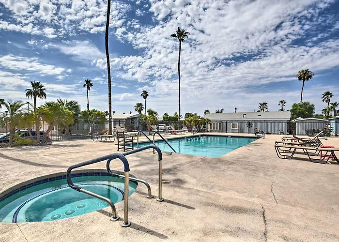 Pool, Hot Tub & Tennis Courts: Near Dtwn Holiday home