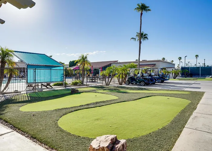 Pool, Hot Tub & Tennis Courts: Near Dtwn Holiday home Yuma
