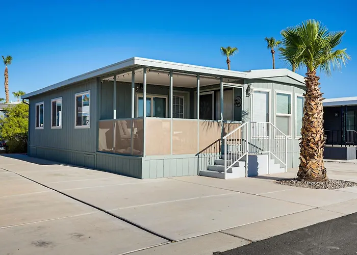 Holiday home Pool, Hot Tub & Tennis Courts: Near Dtwn Yuma