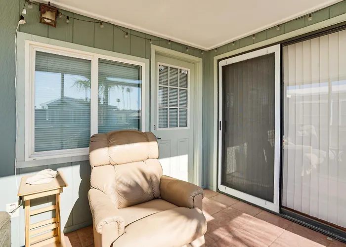Holiday home Pool, Hot Tub & Tennis Courts: Near Dtwn Yuma